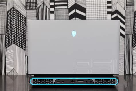 Dell Alienware Area 51m New Laptopvang