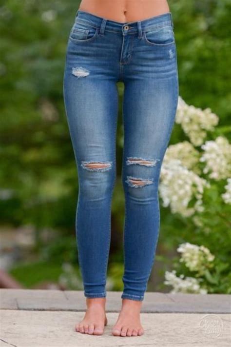 61 Astonishing Ripped Jeans Outfit Ideas Cute Ripped Jeans Cute Ripped