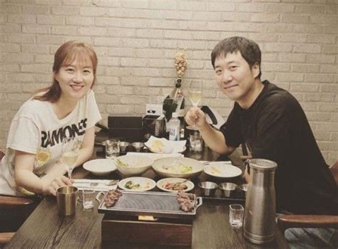 (장윤정 도경완 결혼 발표 후 첫 동반출연). 도경완, 장윤정과 결혼 8주년 기념 "누나, 앞으로도 잘 부탁해 ...