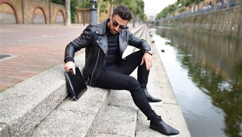 Cool and casual, this classic denim and boots combination can. 6 Chelsea boots outfits for men that are timeless - Urban ...