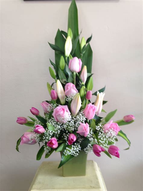 20 Tulip Floral Arrangement Ideas