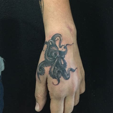 Share More Than 68 Octopus Wrist Tattoo Best Incdgdbentre