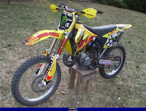 Suzuki rm 125 vs suzuki rm 250 straight up drag race. 2002 Suzuki RM 125 - Moto.ZombDrive.COM