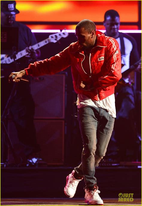 Chris Brown Flashy Dance Moves At Iheartradio Music Festival Photo 2956605 Chris Brown