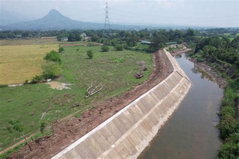 Pia Dpwh Completes Flood Control Structure In Bongabon My Xxx Hot Girl