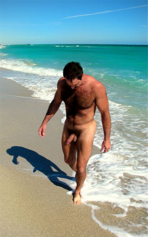 Barefoot Men Nude Beach Fun