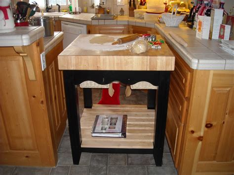 Feeling annoyed by your small kitchens? Multifunctional Furniture for Small Spaces - HomesFeed