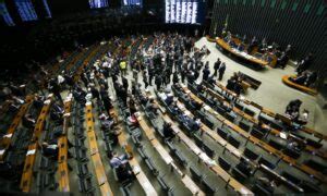 PL se torna maior bancada da Câmara ao final da janela partidária 26