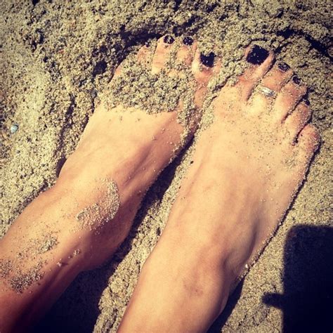 Samantha Logans Feet