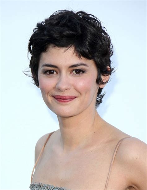 20 Stylish Wavy And Curly Pixie Cuts For Short Hair Styles