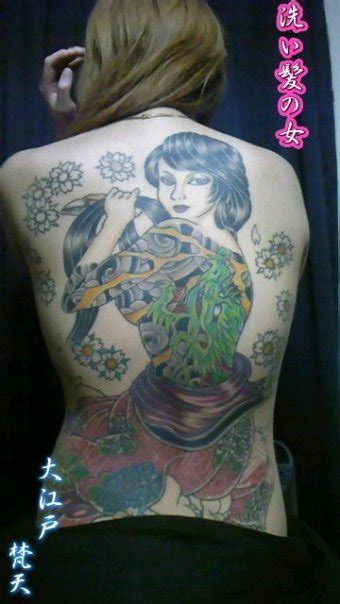 Coba saja perhatikan detailnya pada gambar tersebut yang mana sangat cerah dan juga jelas. Kumpulan Foto Keren Cewek Bertato JOGLIO