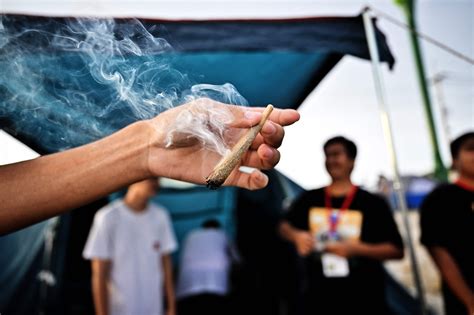 Pot Smoking Tourists Not Welcome In Thailand Health Minister