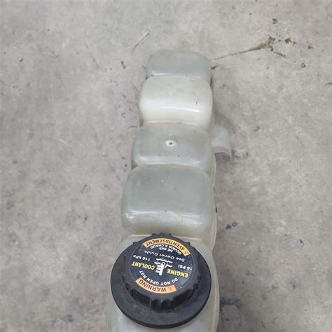 99 02 Ford F250 F350 F450 Excursion Radiator Coolant Overflow Bottle