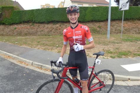 Tour Du Domfrontais Le Cycliste De Vire Paul Tremblé S Impose à Domfront En Poiraie Dans L