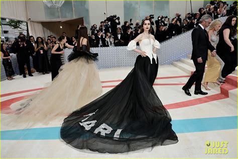 Photo Lily Collins Ashley Park 2023 Met Gala Pics 21 Photo 4927805