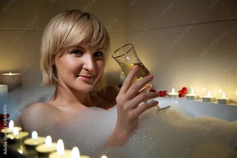 Nude Woman In Foamy Bath Foto De Stock Adobe Stock