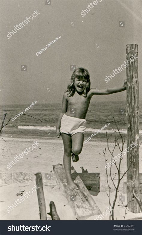 Vintage Beach Gals Photo Black And White Art And Collectibles Jan