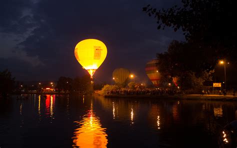 Hot Air Balloon At Night Wallpaper