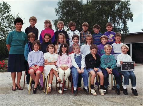 Photo De Classe Ce1 De 1990 Ecole Primaire Brette Les Pins Copains