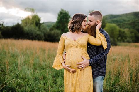 Maternity Poses These 5 Simple Setups Are All You Need Maternity Photography Poses Couple