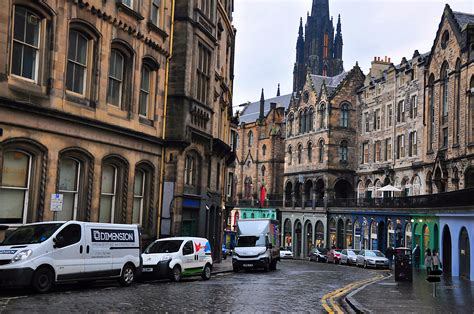 Wander through history - Edinburgh's old town - HorizonNerd
