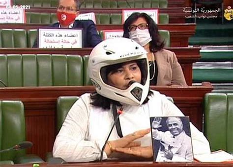 نائب تونسي يعتدى على عبير موسى باللكمات داخل البرلمان فيديو المصري اليوم