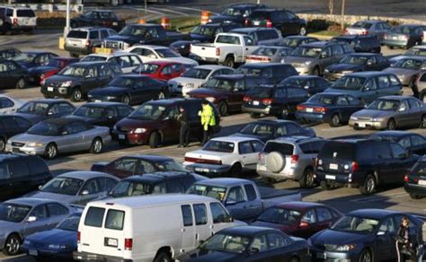 How To Navigate And Stay Safe In Busy Parking Lots This Holiday Season Flagship Insurance