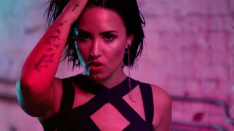 Watch Demi Lovato S Super Sexy Cool For The Summer Video Entertainment Tonight