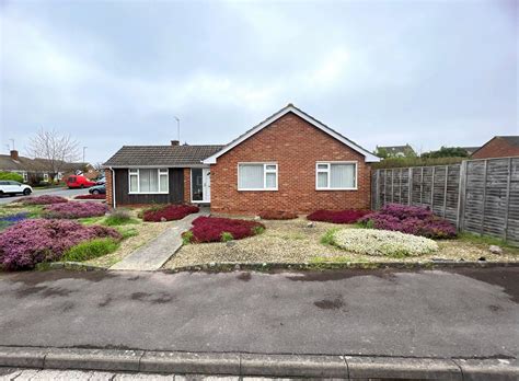 Bed Bungalow For Sale In Albemarle Road Churchdown Gloucester