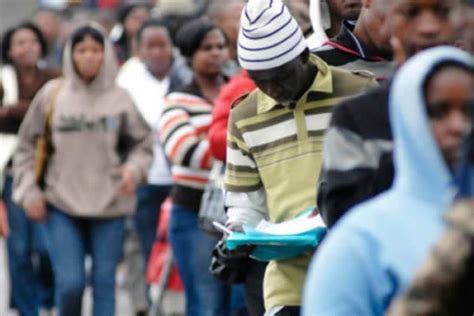 Taxa De Desemprego Em Angola Diminuiu No 4º Trimestre De 2022 Para 296 Angola24horas