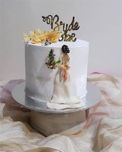 A Unique Bridal Cake For Intimate Wedding In Trend To Make Our All