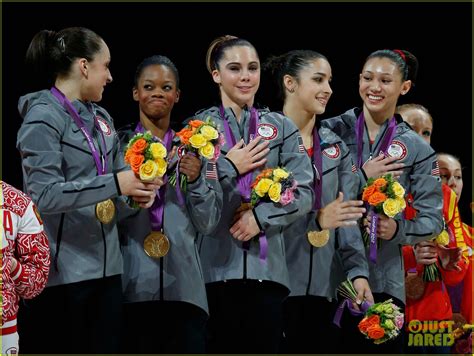 Us Womens Gymnastics Team Wins Gold Medal Photo 2694878 Photos