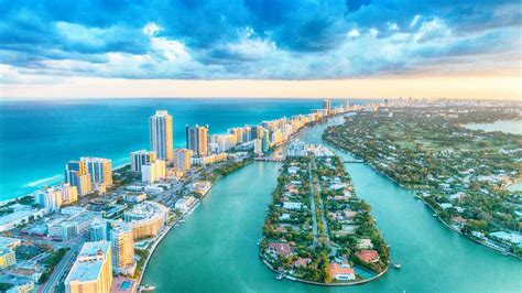 Top 10 Best Cheap Hotels on South Beach, Miami - Discotech #1 App