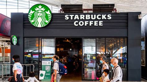 Watch A California Starbucks Barista Handle An Anti Maskers Tantrum