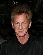 Sean Penn: “Todos podríamos hacer mucho más” | Golden Globes