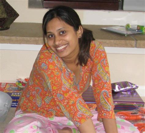 Sexy Indian Hot Bengali Aunty Hot Photos