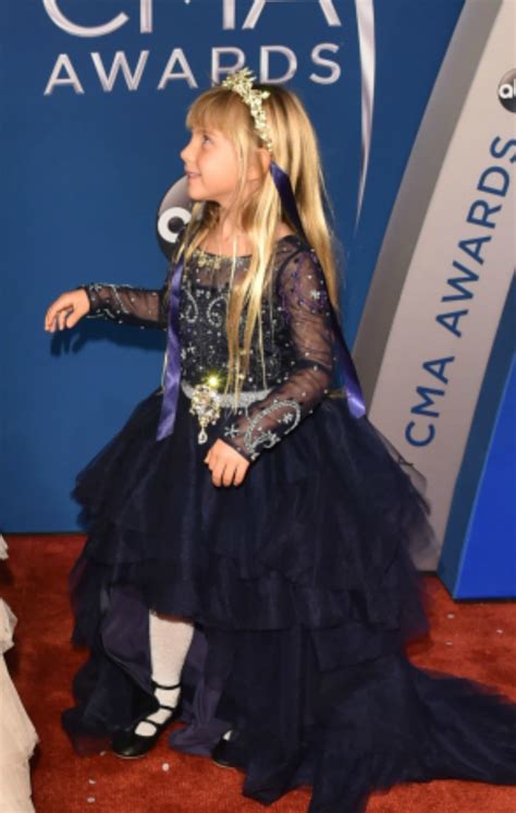 See more of willow sage on facebook. What Pink and Daughter Willow Sage Wore on CMA Awards Red ...