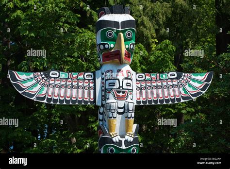 Inuit Totem Pole In Stanley Park Vancouver British Columbia Stock