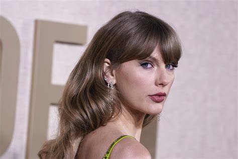 Ai Generated Taylor Swift Ads Are Pushing Le Creuset Scam Los Angeles