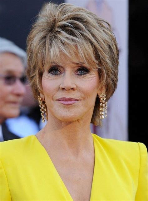 Nowadays women are busy working and want to remove long hair, which takes half their time to make beautiful braids. Jane Fonda Short Layered Razor Hairstyle for Women Over 60 ...