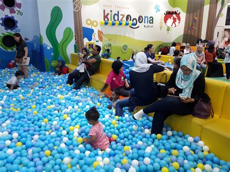 Jam buka dan tutup mengikuti jam operasional mall yaitu buka pada pukul 10.00 wib sampai 22.00 wib. Shah's Travel Diary: Kidzoona IOI City Mall Review