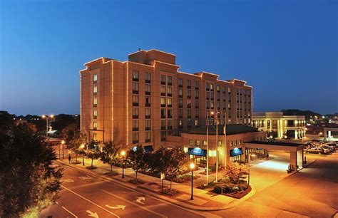 Hilton Garden Inn Virginia Beach Town Center 167 ̶1̶9̶4̶ Updated 2022 Prices And Hotel Reviews