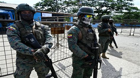Contin An Ataques A La Polic A En Ecuador