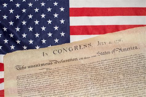 Declaración De Independencia El 4 De Julio De 1776 En La Bandera De