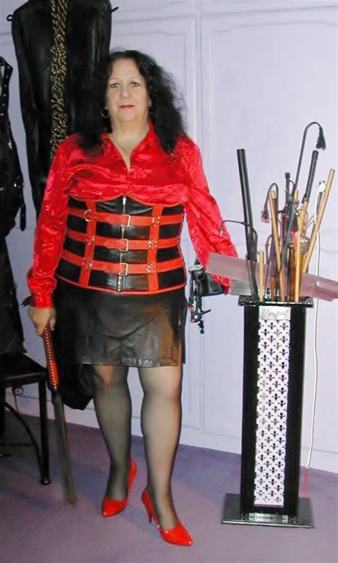 Older Mature Dominatrix