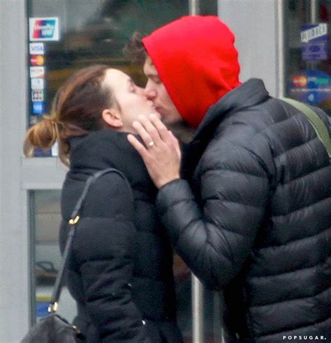leighton meester and adam brody kissing pictures popsugar celebrity photo 4