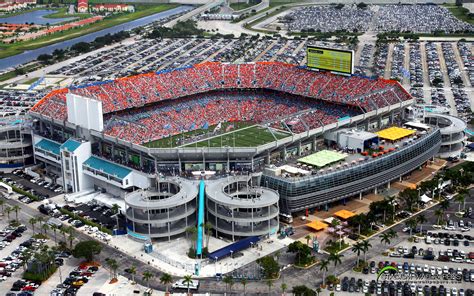 Hard Rock Stadium Miami Dolphins Football Stadium Stadiums Of Pro
