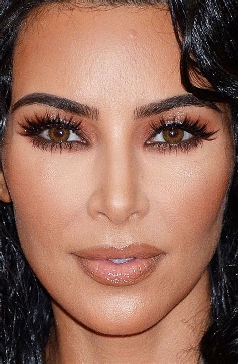 Close Up Of Kim Kardashian At The 2019 Met Gala Kim K Makeup Makeup Inspo Makeup Inspiration