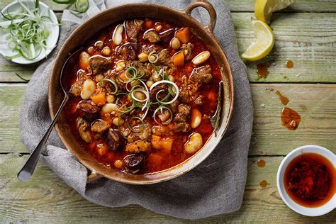 El locro argentino es un alimento cuya base son cereales, y se consume en muchos países de américa del sur. La tradiciòn del Locro | Te Acordas