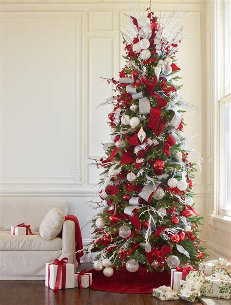 Your christmas tree is the centerpiece of all of your holiday decor, so transform it into a masterpiece. Red, White, and Sparkle Christmas Tree - Christmas Tree ...
